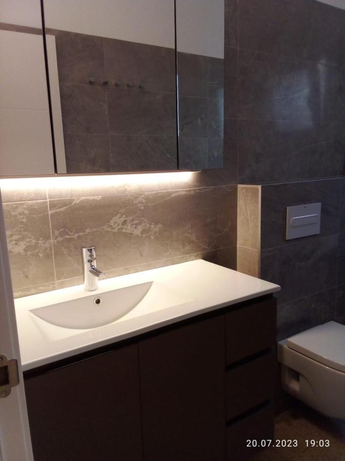 2 Bedroom Large Modern Apartment In Blanes Old Town 50M From The Beach! מראה חיצוני תמונה
